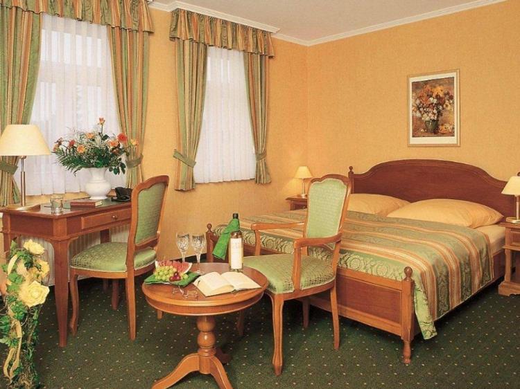 Hotel Alter Kutschenbauer - ヴェルニゲローデ エクステリア 写真