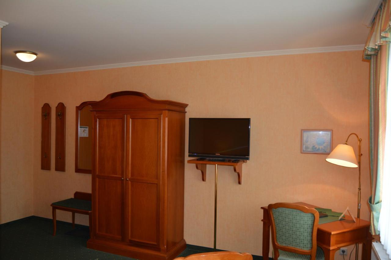 Hotel Alter Kutschenbauer - ヴェルニゲローデ エクステリア 写真