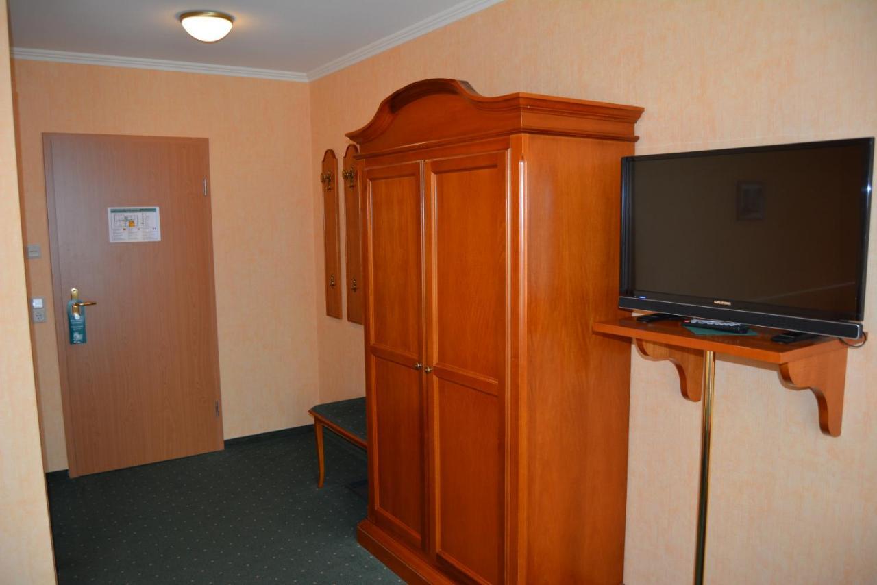Hotel Alter Kutschenbauer - ヴェルニゲローデ エクステリア 写真