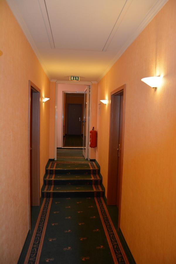 Hotel Alter Kutschenbauer - ヴェルニゲローデ エクステリア 写真