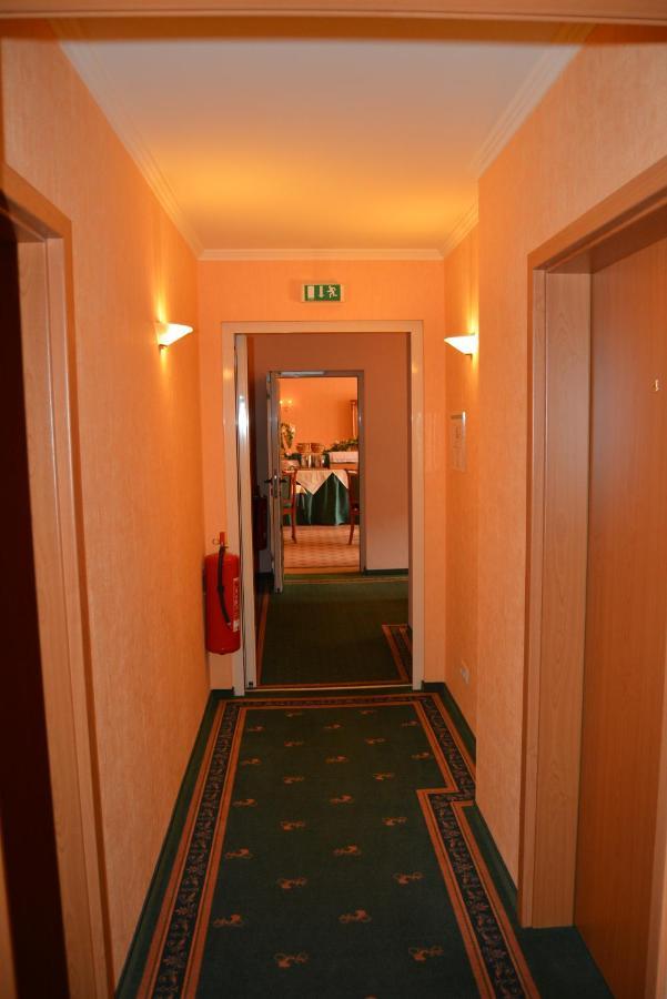 Hotel Alter Kutschenbauer - ヴェルニゲローデ エクステリア 写真